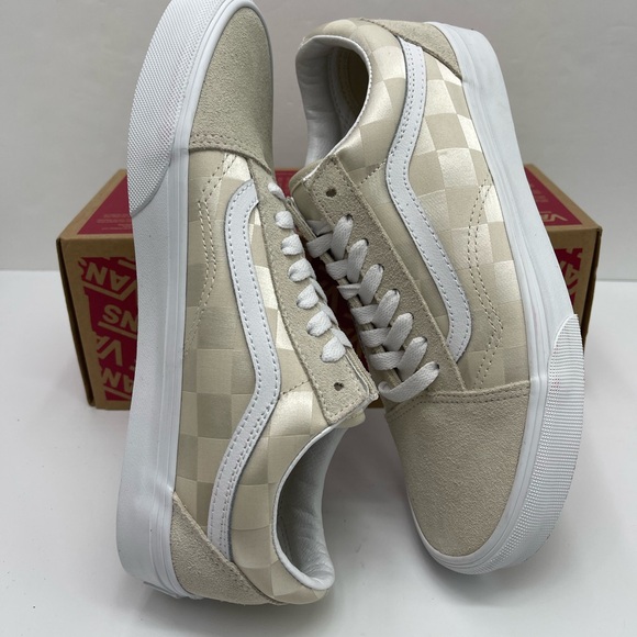 Vans Men’s Old Skool
Satin Checkerboard Turtle Sneakers 
VN000D5NDJR - Picture 13 of 16